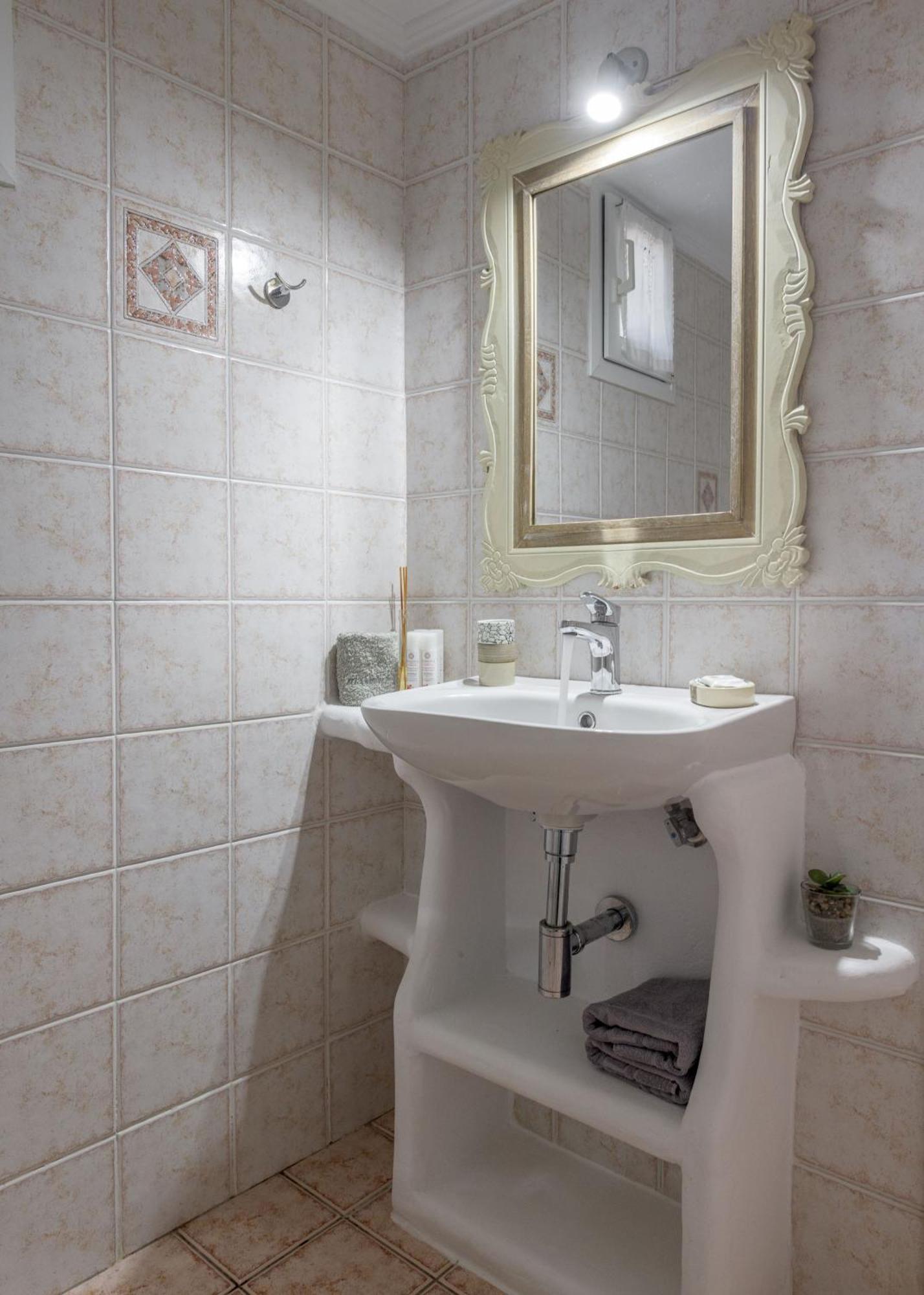 Floras Rooms Pollonia Buitenkant foto