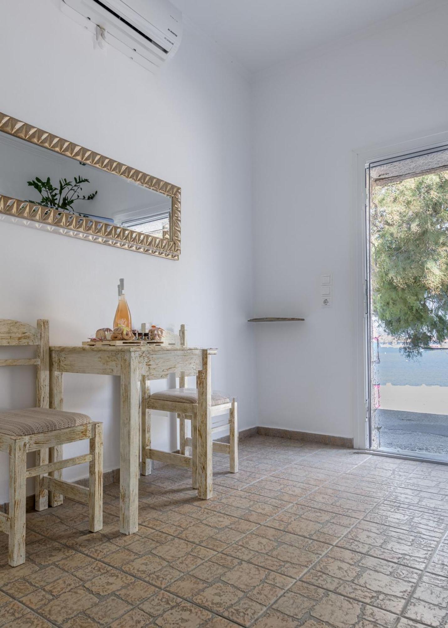 Floras Rooms Pollonia Buitenkant foto