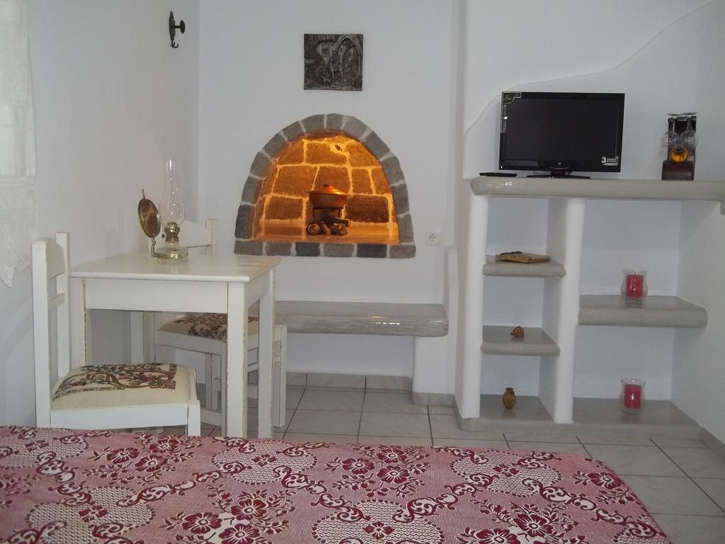 Floras Rooms Pollonia Buitenkant foto