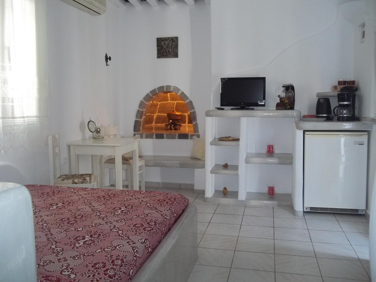 Floras Rooms Pollonia Buitenkant foto